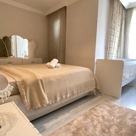 Apartment My White House *