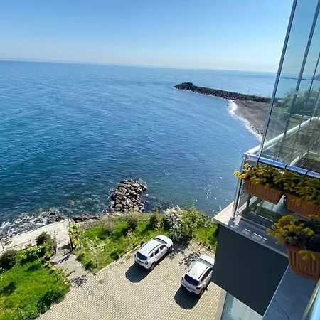 My White House ترابزون